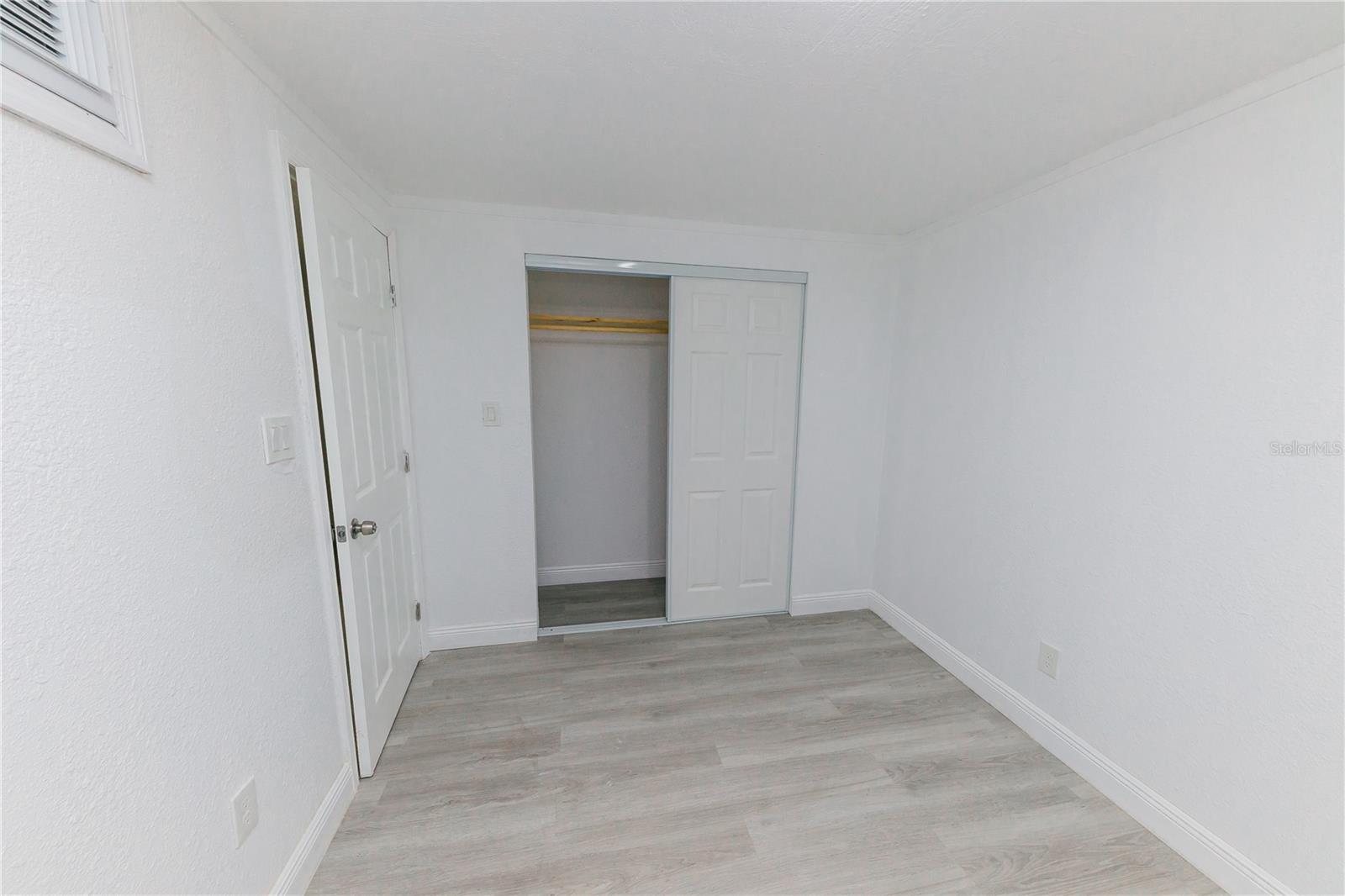 Listing photo id 64 for 1741 Fairfield Street