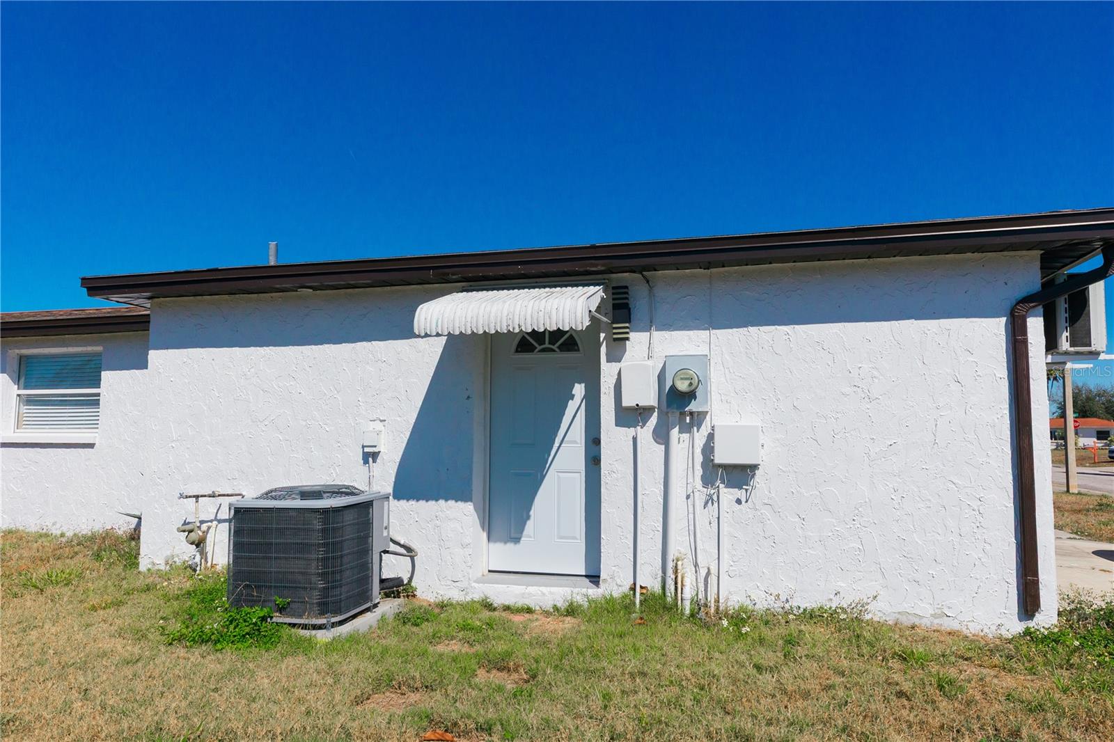 Listing photo id 65 for 1741 Fairfield Street