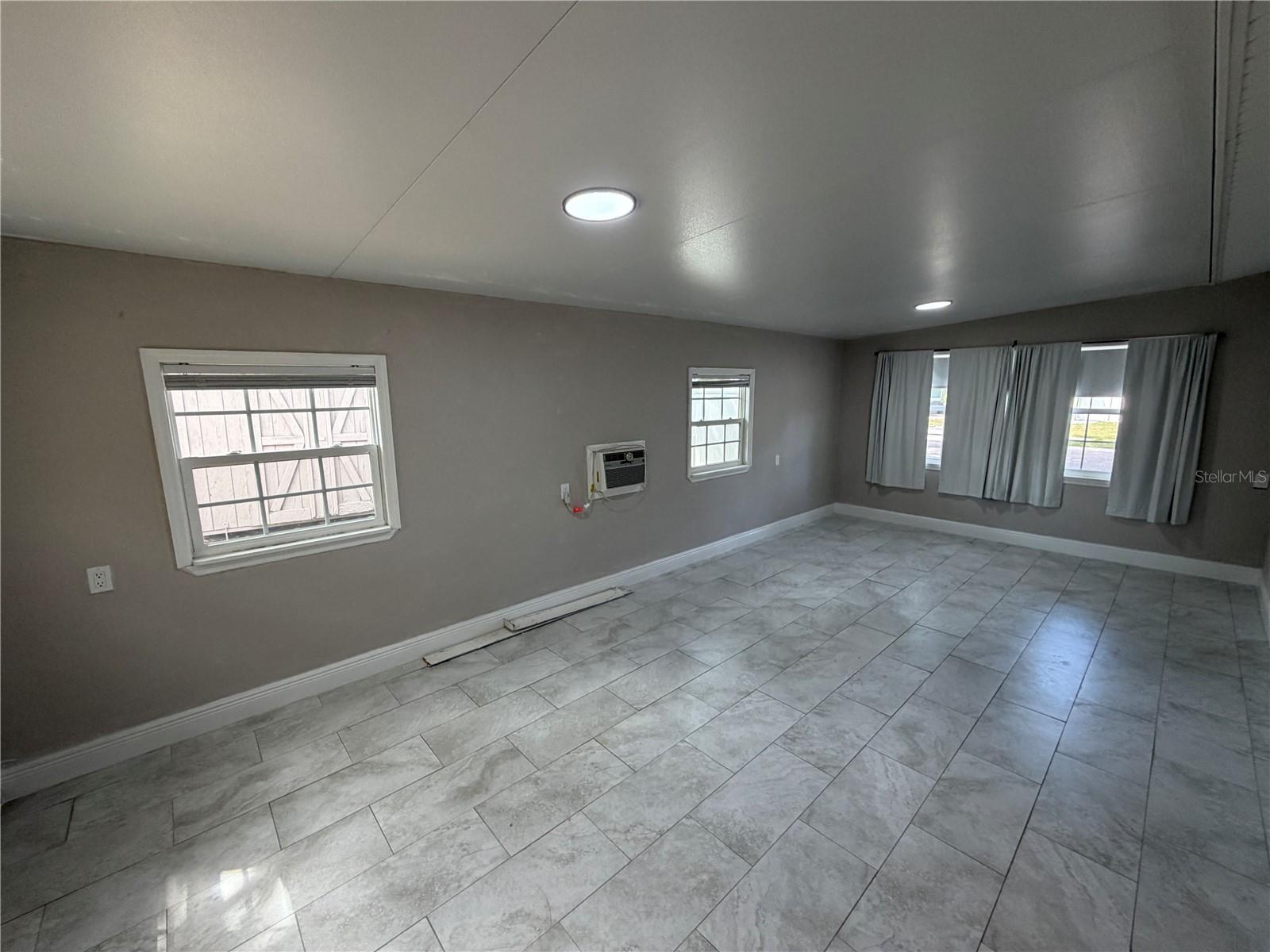 Image 7 of 12 For 5830 Commonwealth Avenue N