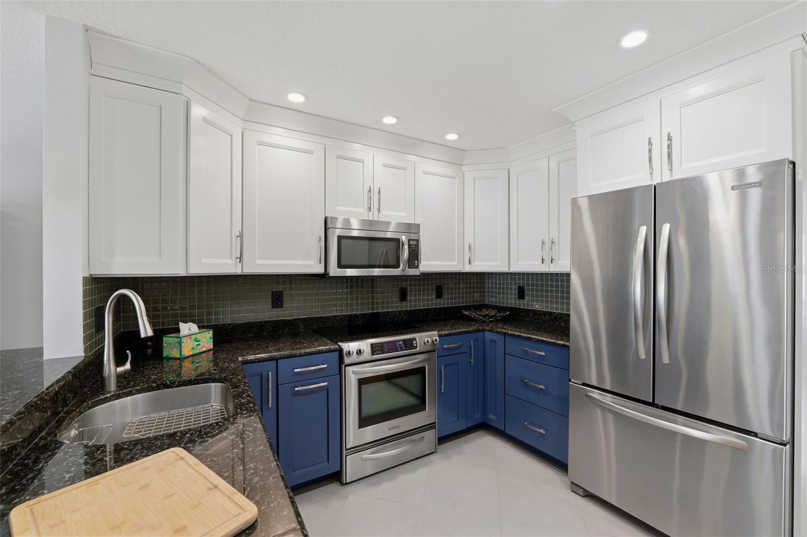 Image 11 of 50 For 381 Madeira Circle