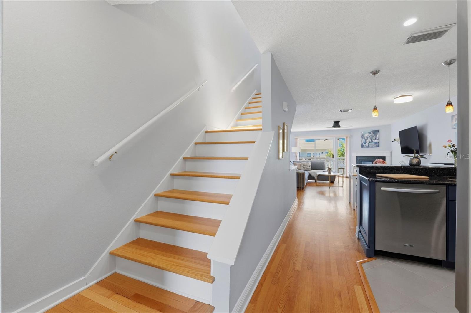 Image 22 of 50 For 381 Madeira Circle