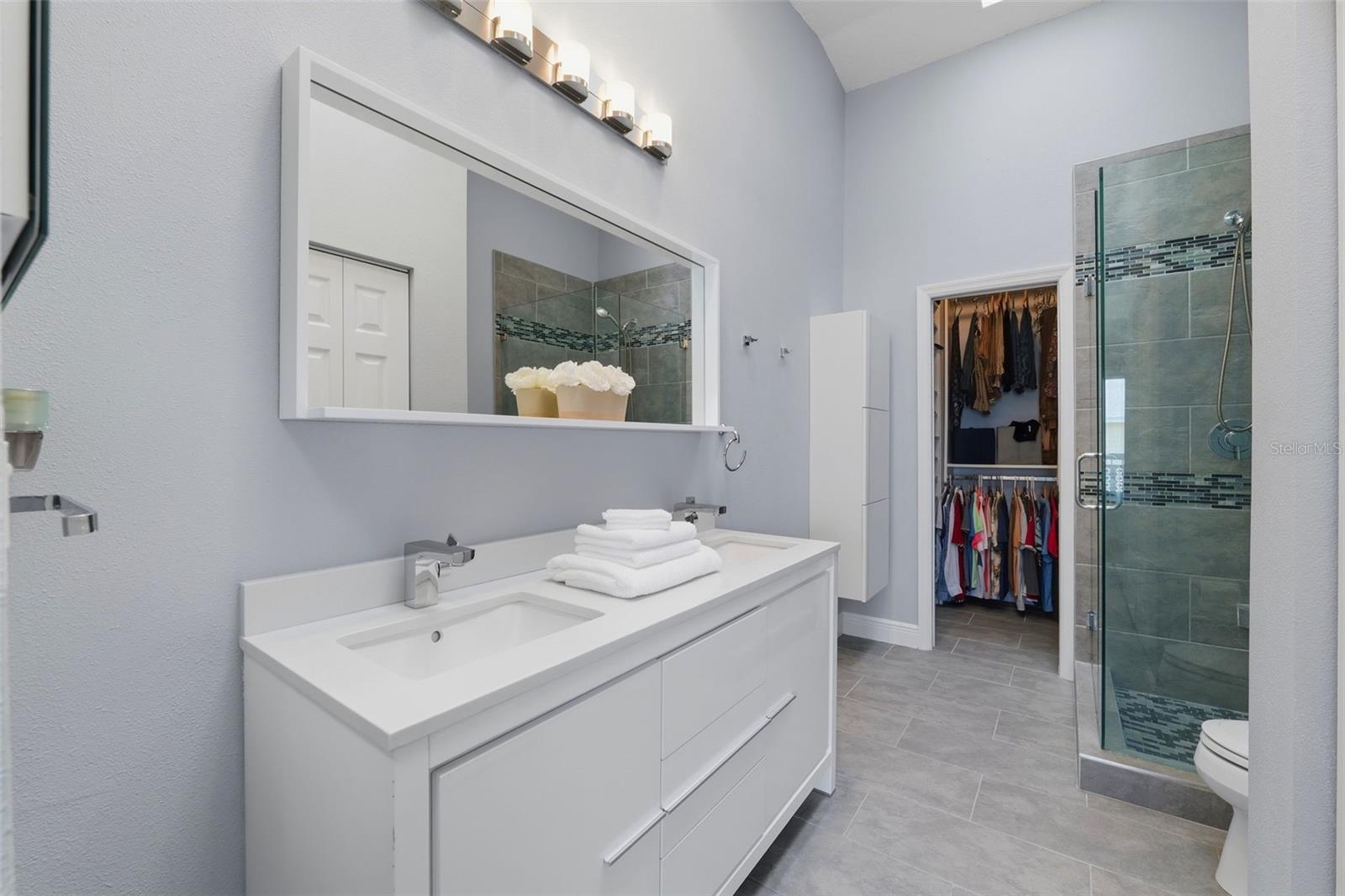 Image 26 of 50 For 381 Madeira Circle