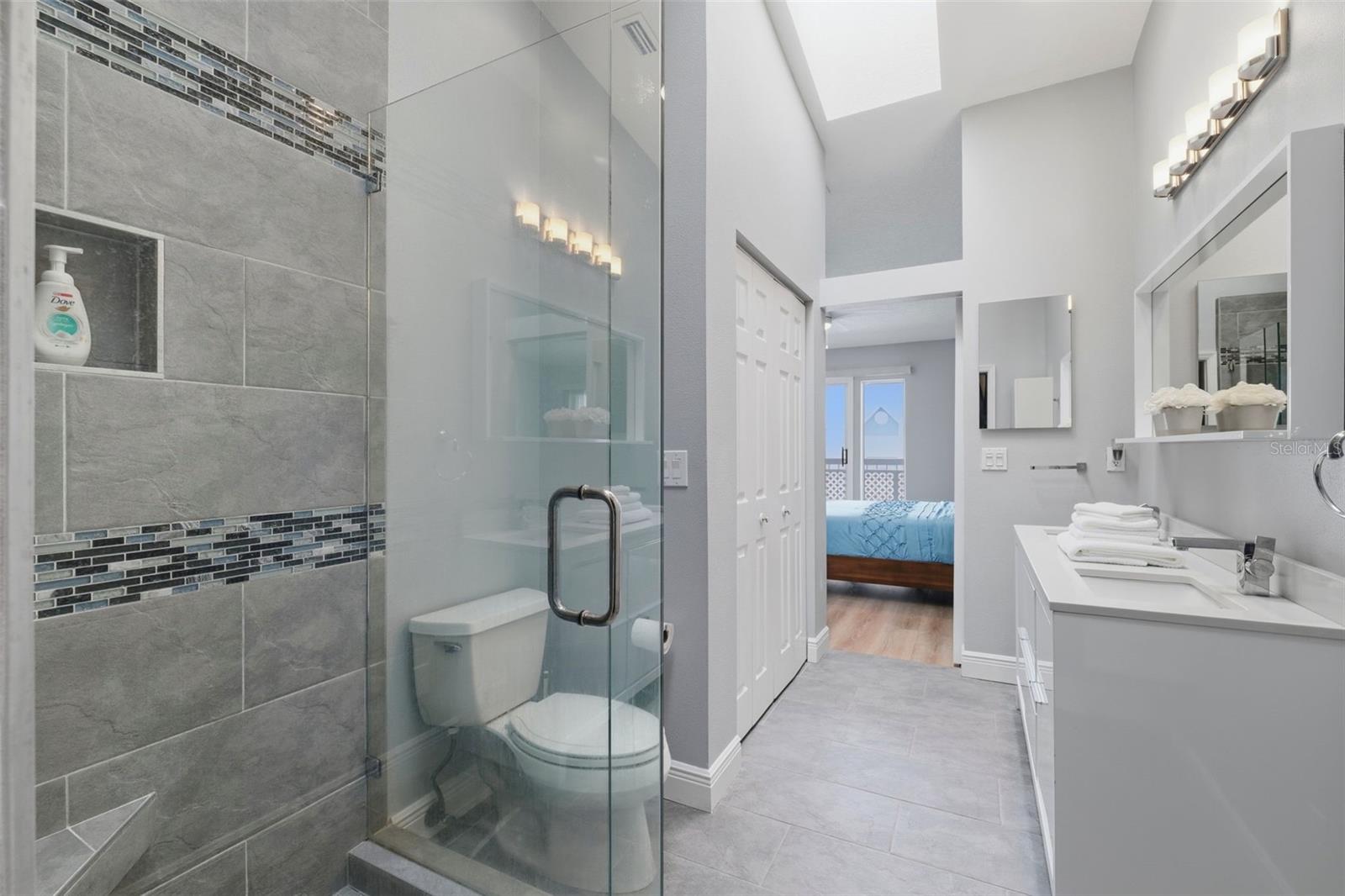 Image 27 of 50 For 381 Madeira Circle