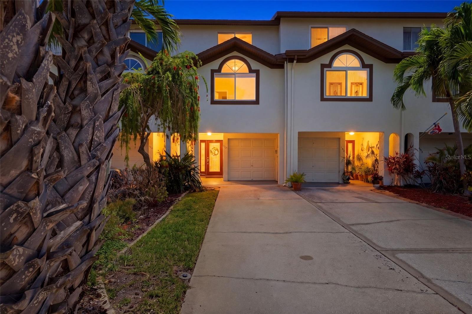 Image 3 of 50 For 381 Madeira Circle