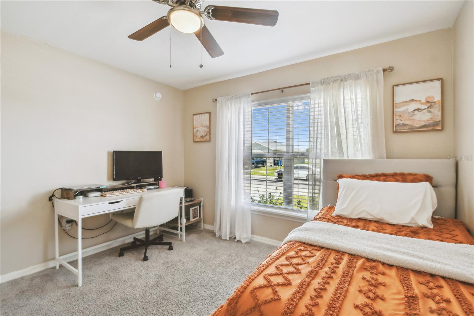 Image 36 of 50 For 105 Blue Alice Spring Court