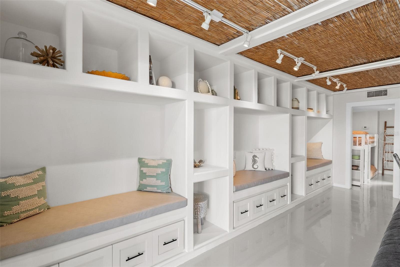 Image 66 of 86 For 439 Causeway Boulevard