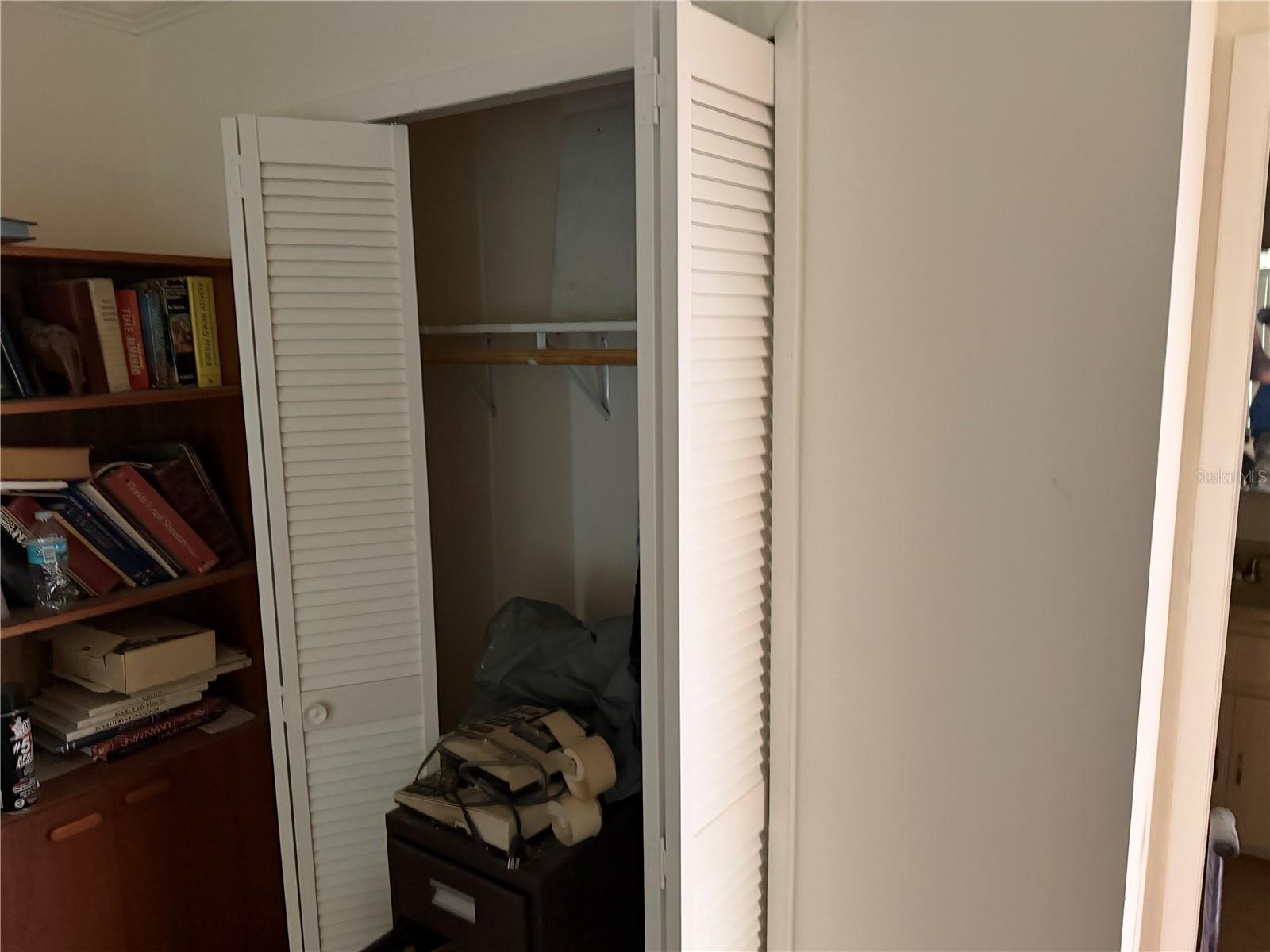 Image 11 of 32 For 240 Windward Passage 1001