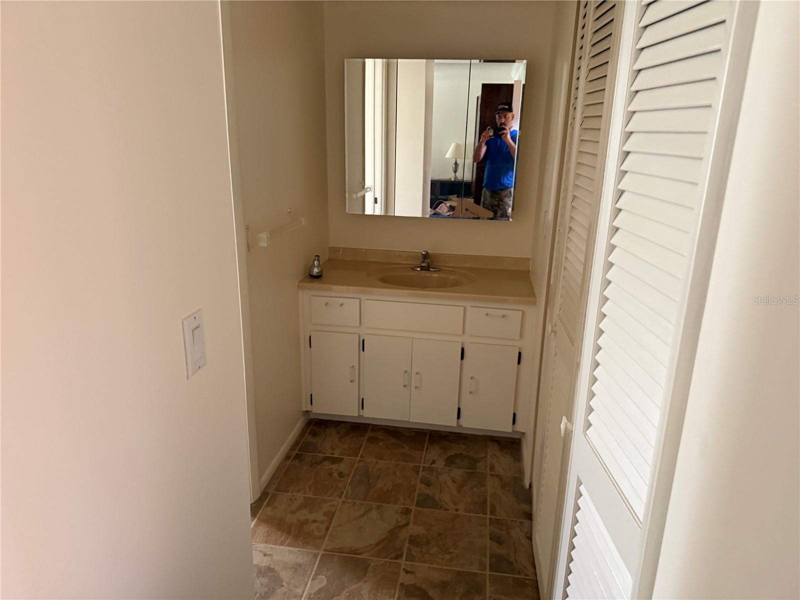 Image 17 of 32 For 240 Windward Passage 1001