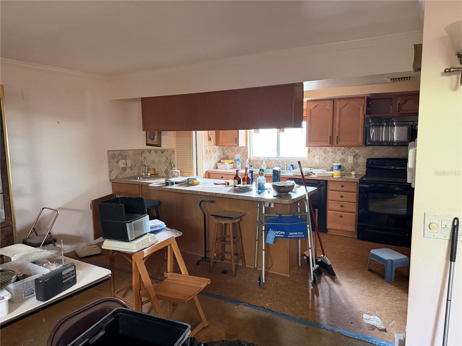 Image 3 of 32 For 240 Windward Passage 1001