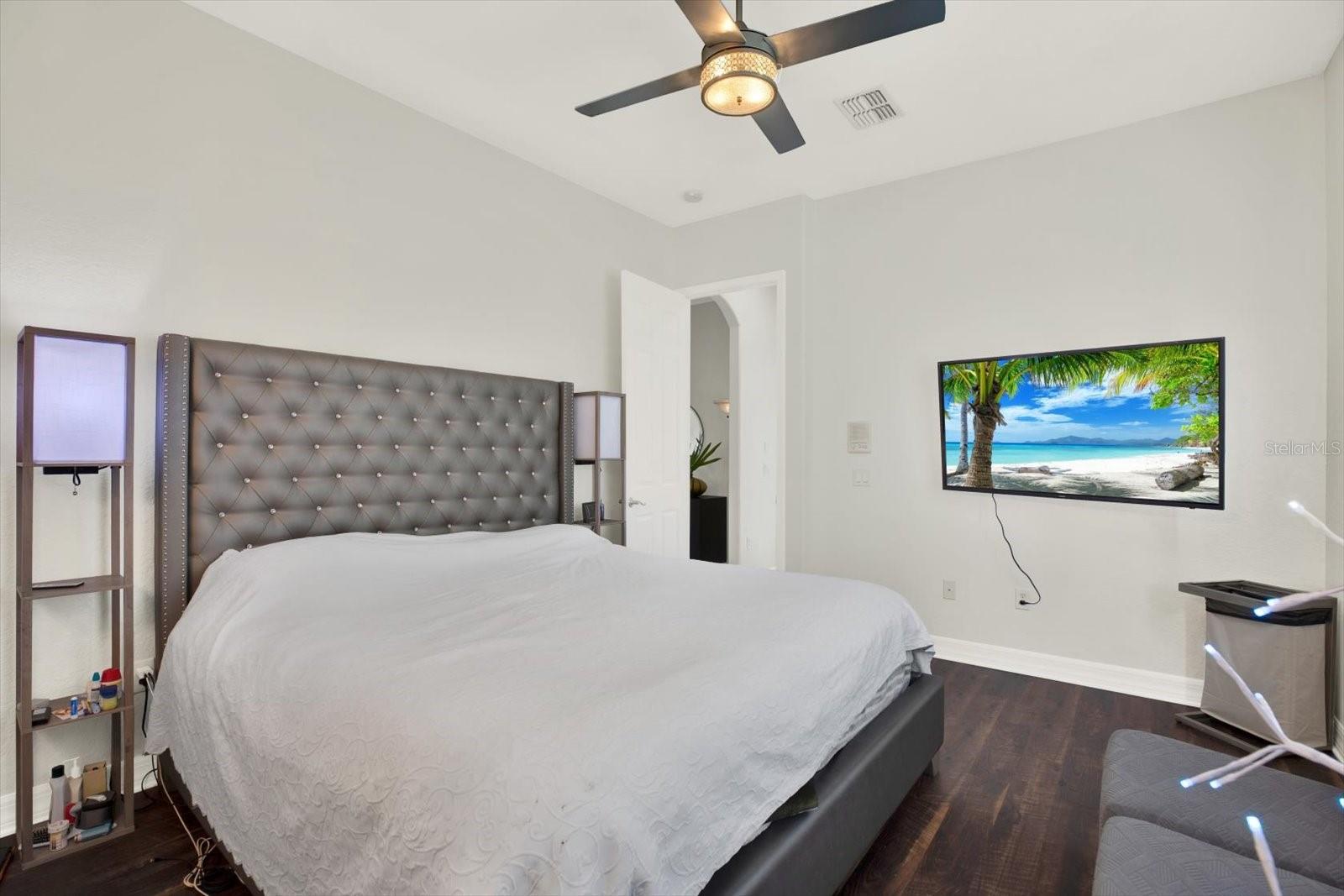 Image 44 of 84 For 21610 Draycott Way