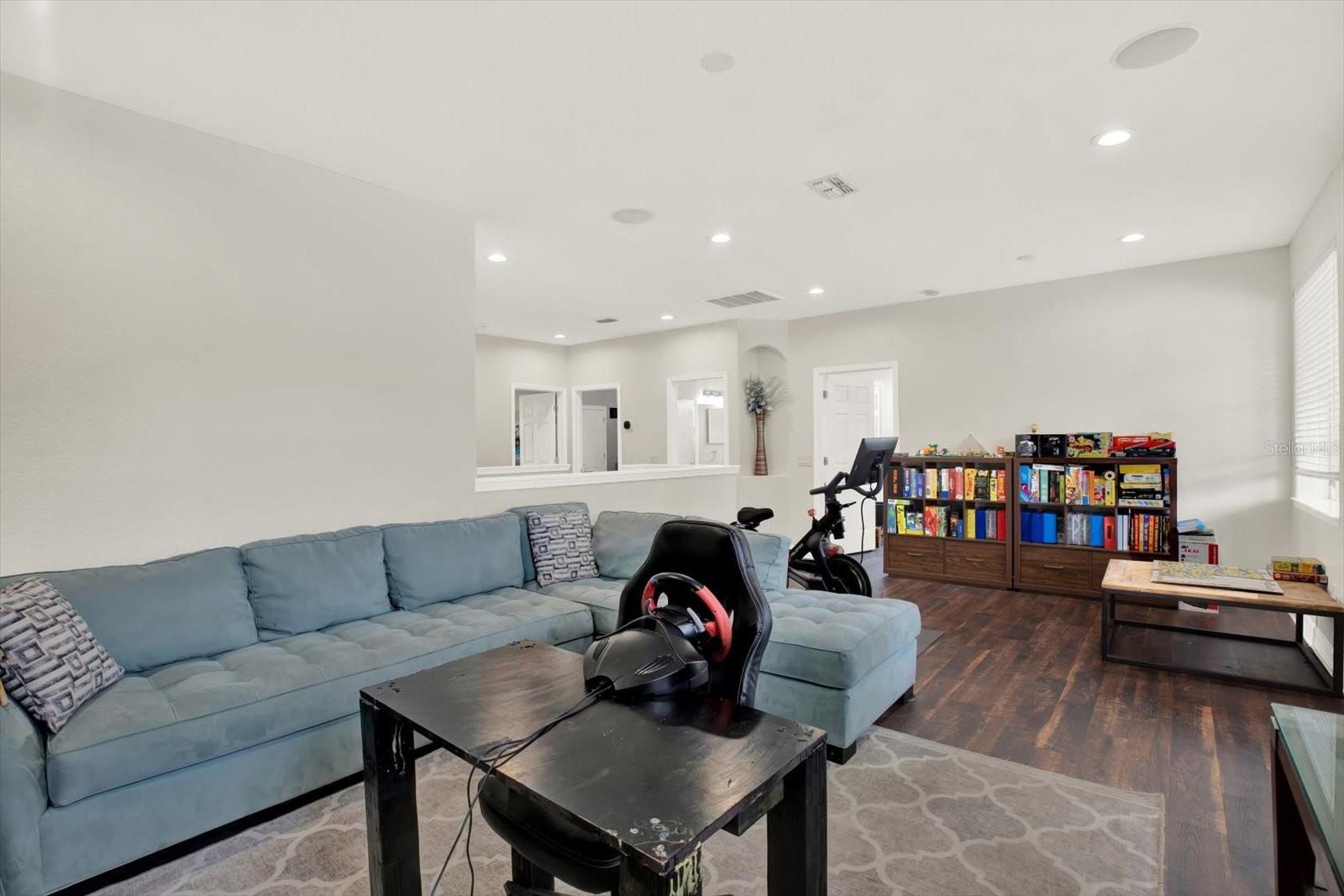 Image 46 of 84 For 21610 Draycott Way