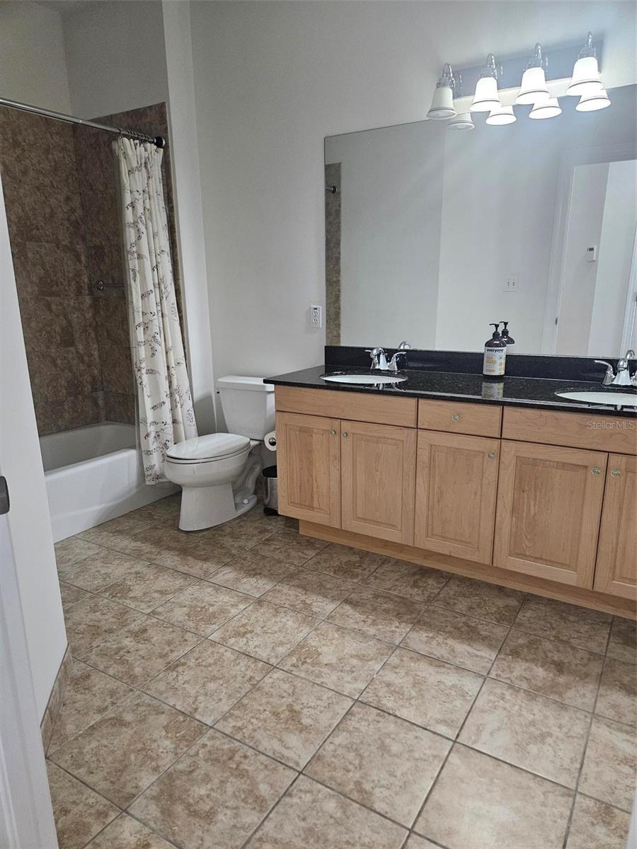 Image 10 of 40 For 628 Cleveland Street 1313