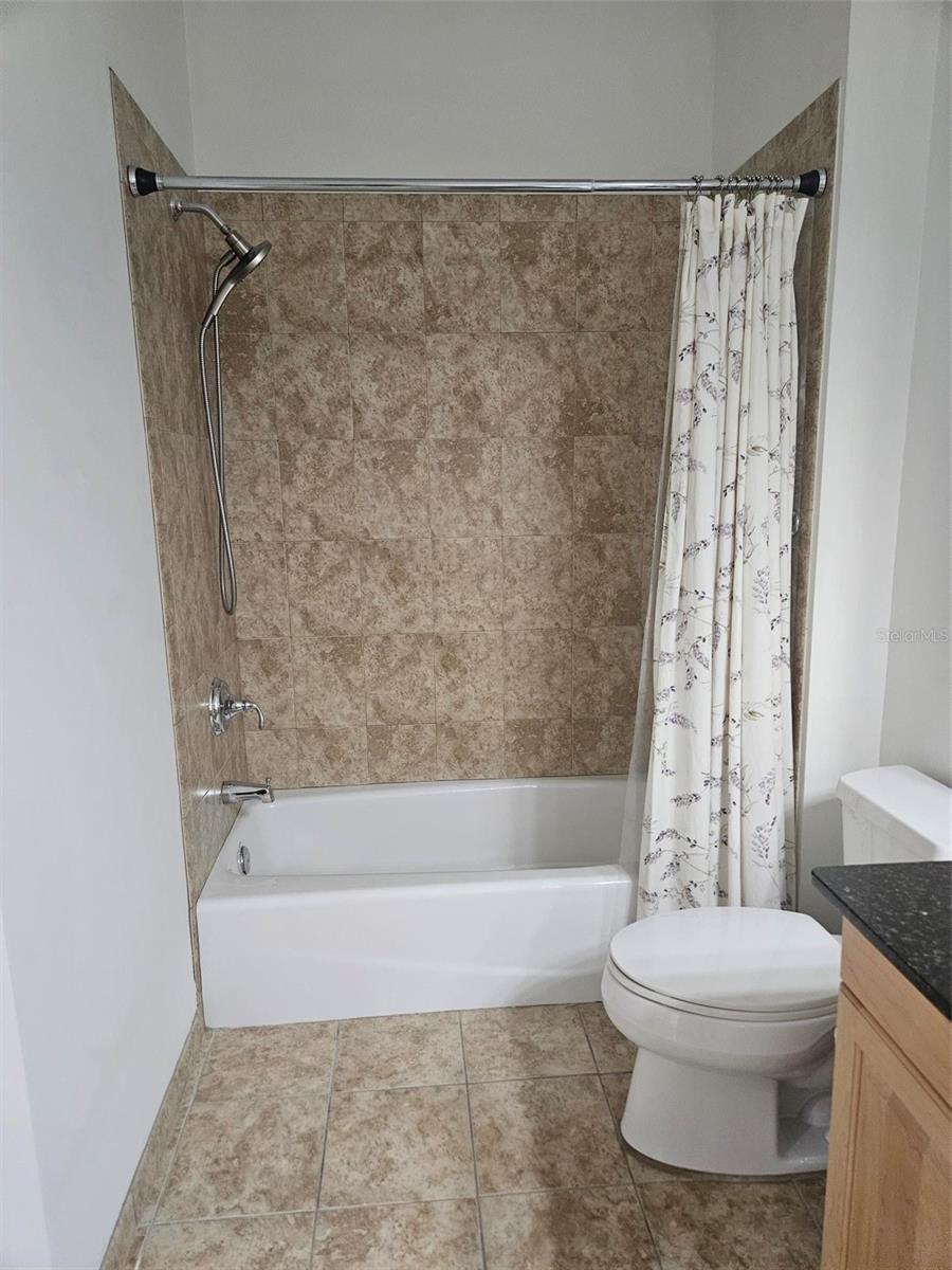 Image 11 of 40 For 628 Cleveland Street 1313