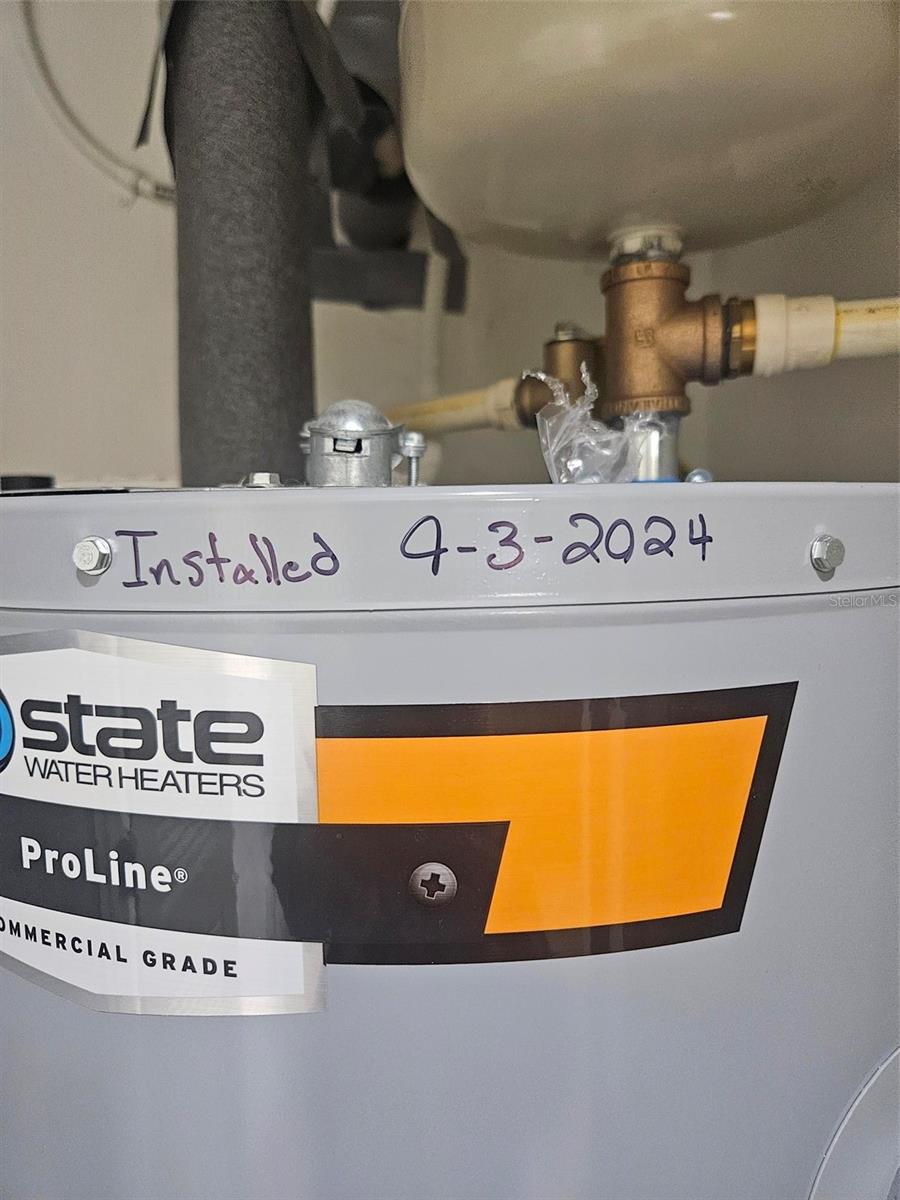 Image 15 of 40 For 628 Cleveland Street 1313