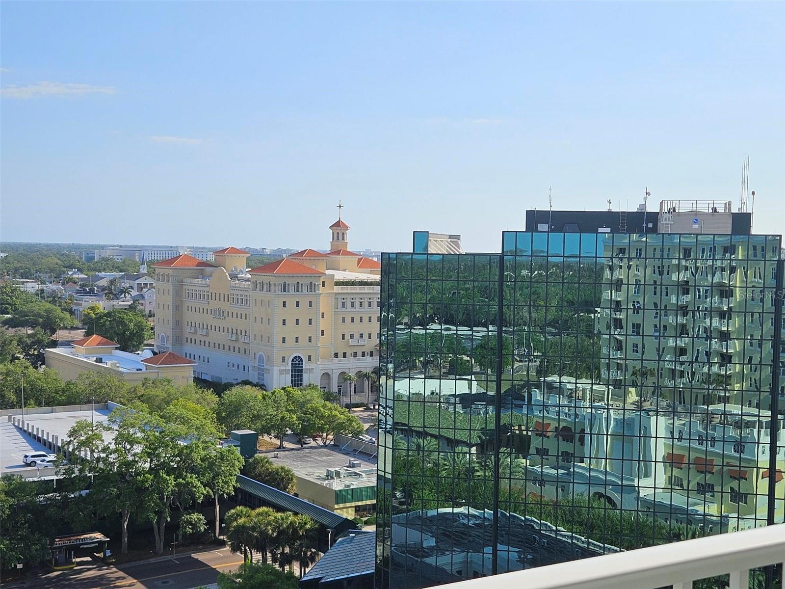 Image 2 of 40 For 628 Cleveland Street 1313