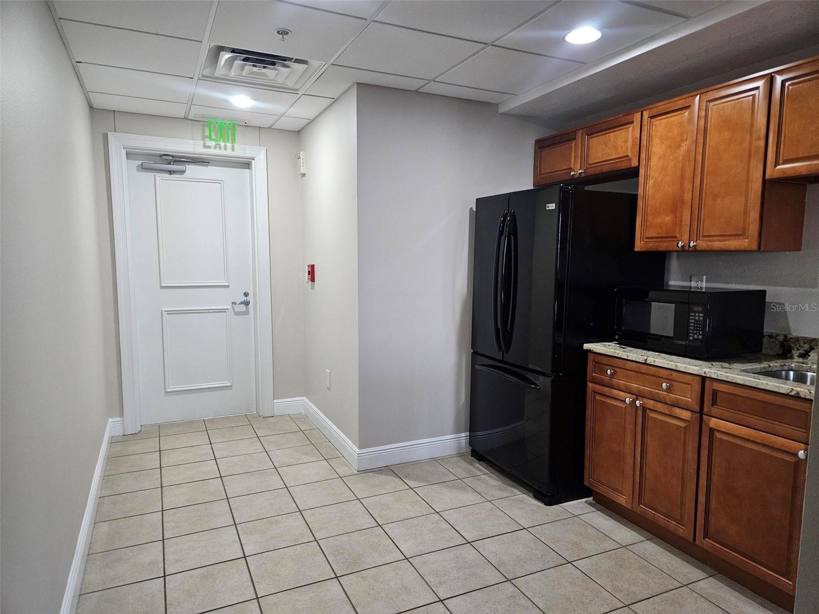 Image 37 of 40 For 628 Cleveland Street 1313