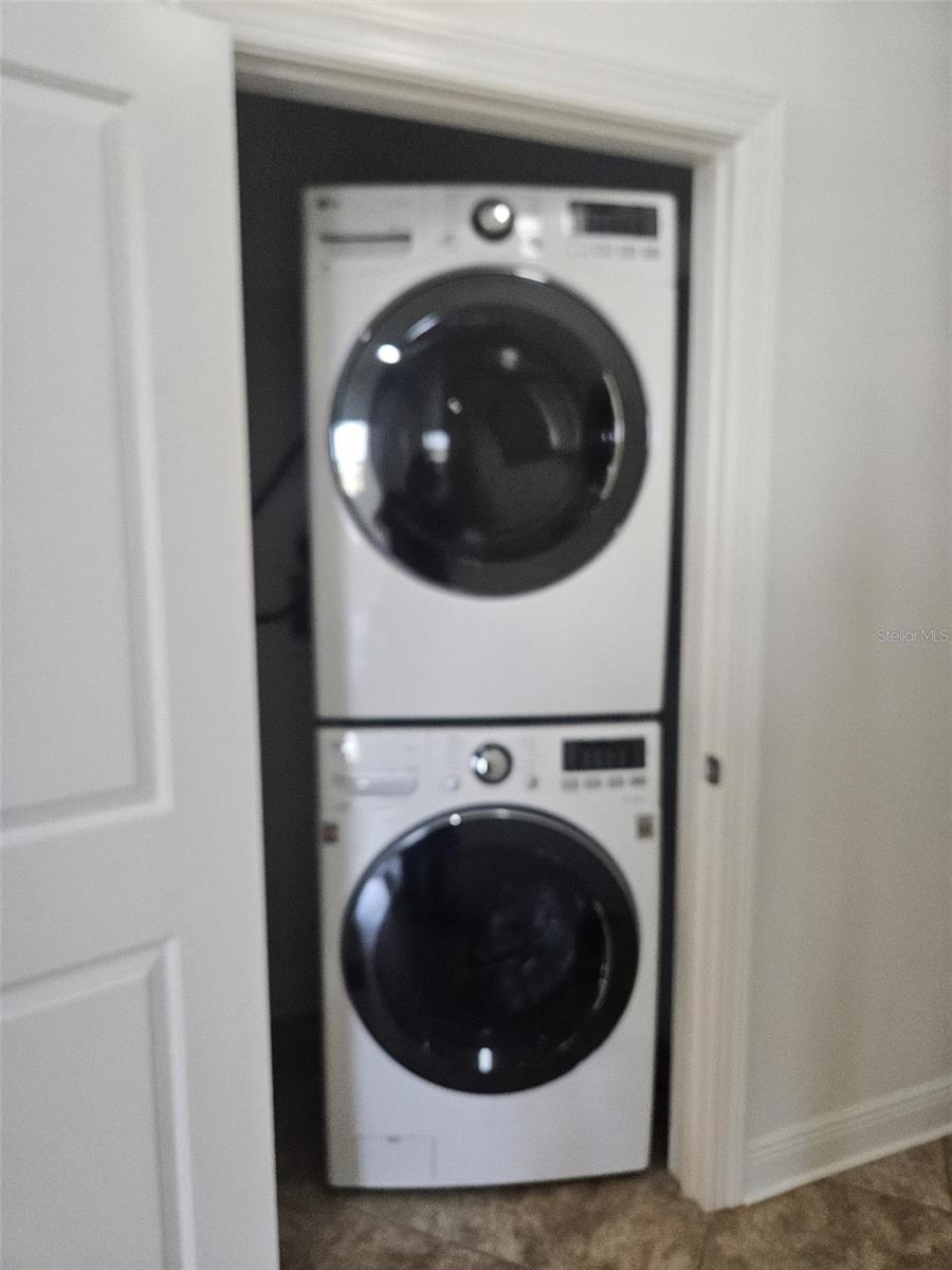 Image 8 of 40 For 628 Cleveland Street 1313