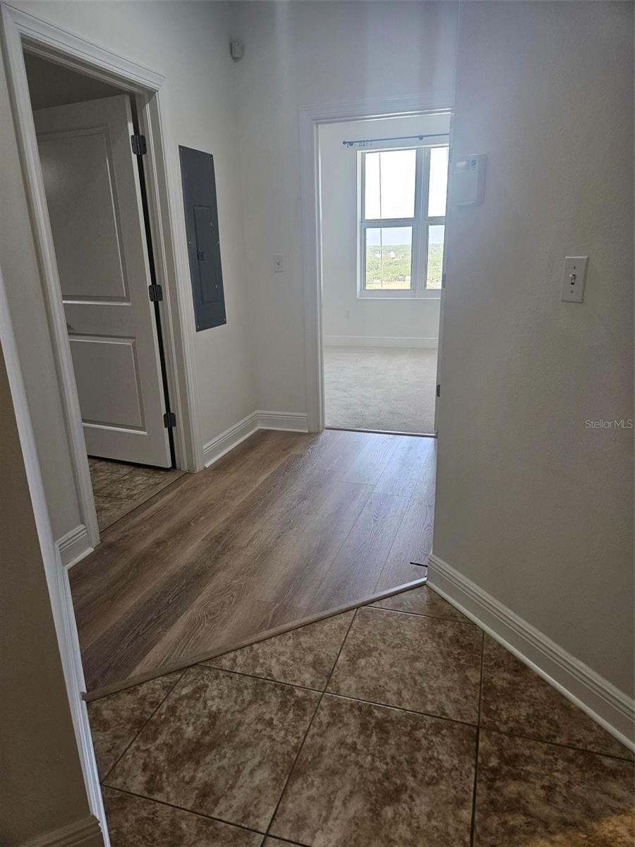 Image 9 of 40 For 628 Cleveland Street 1313