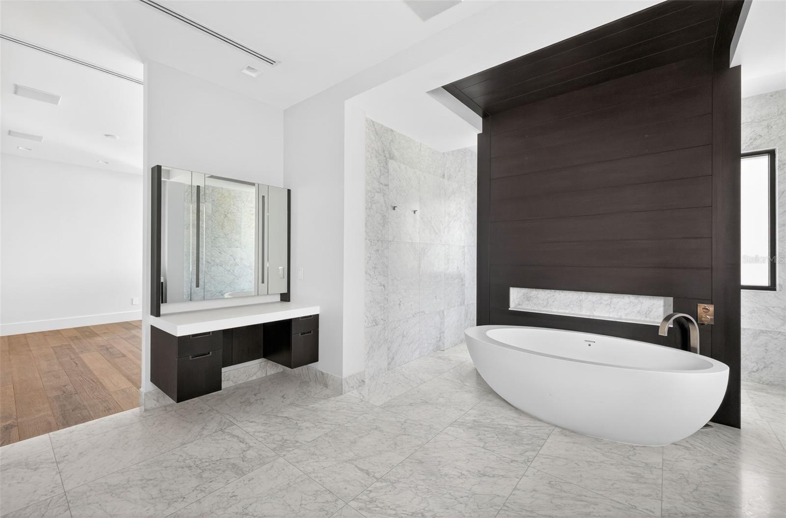 Image 23 of 56 For 460 Coffee Pot Riviera Ne