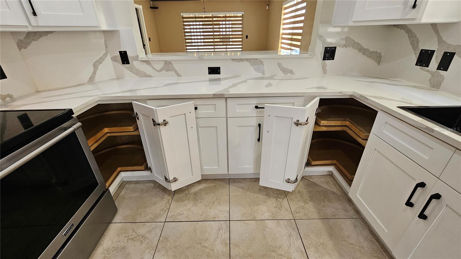 Image 14 of 55 For 6053 Gentle Ben Circle