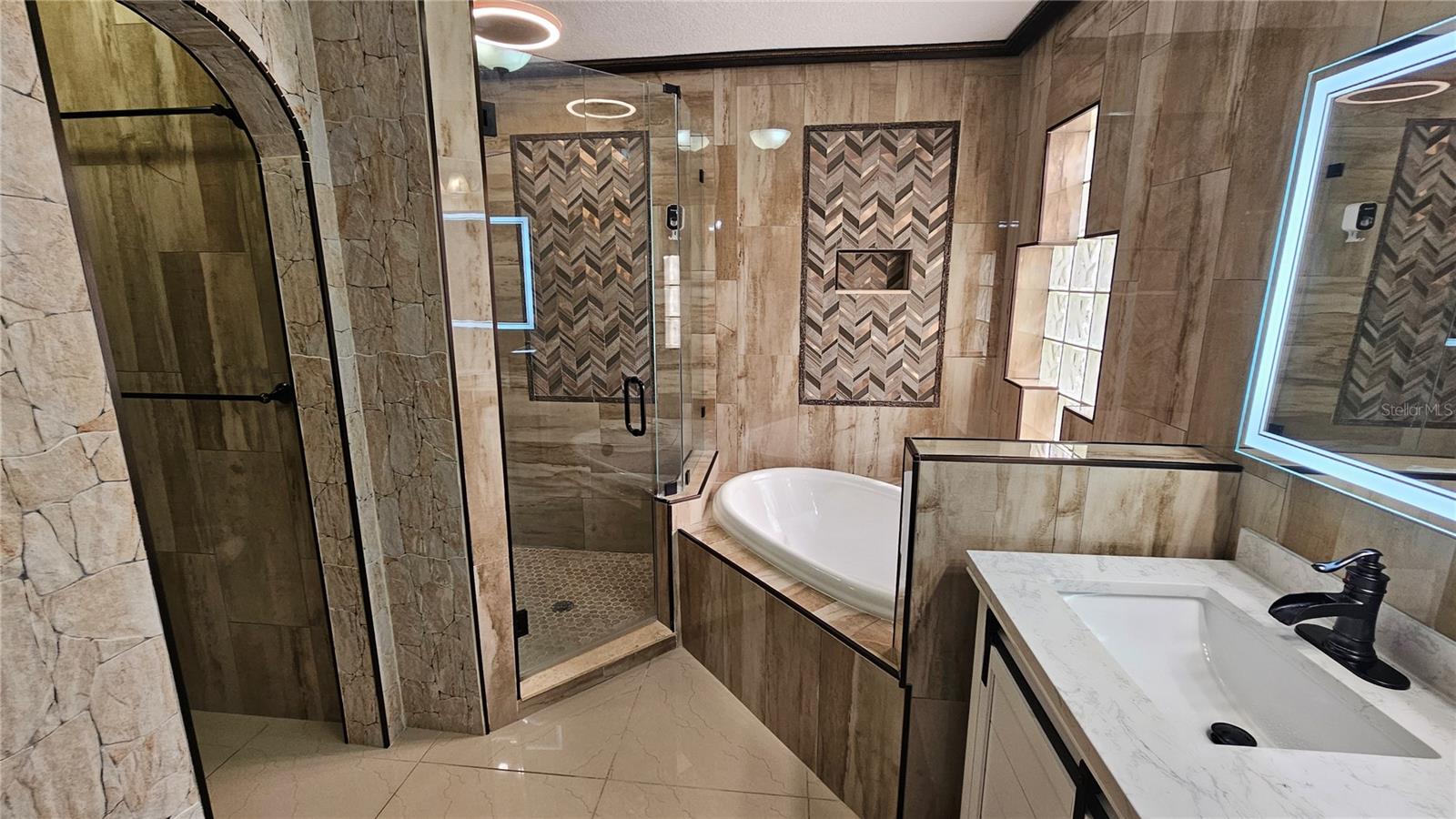 Image 20 of 55 For 6053 Gentle Ben Circle