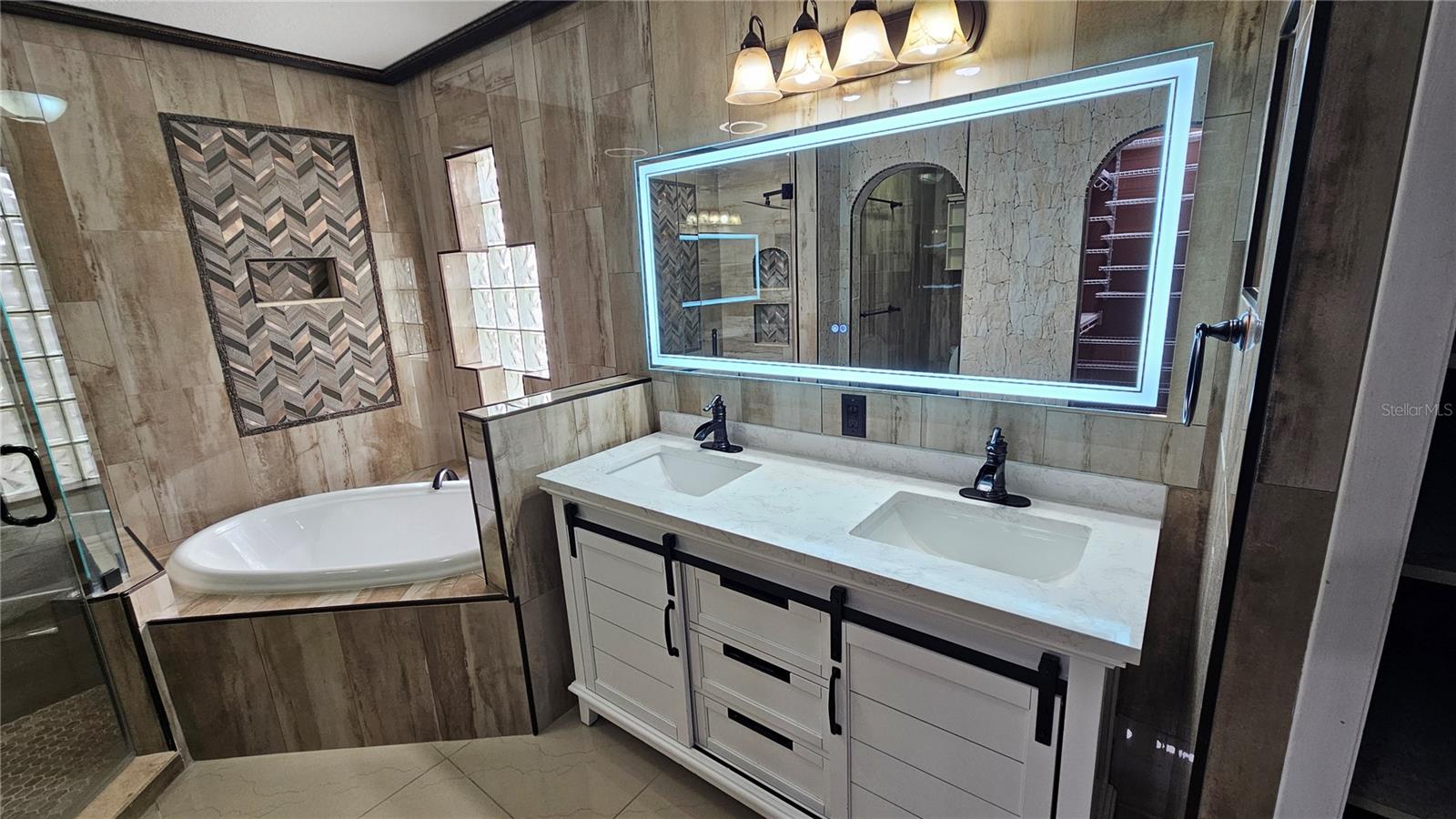 Image 21 of 55 For 6053 Gentle Ben Circle