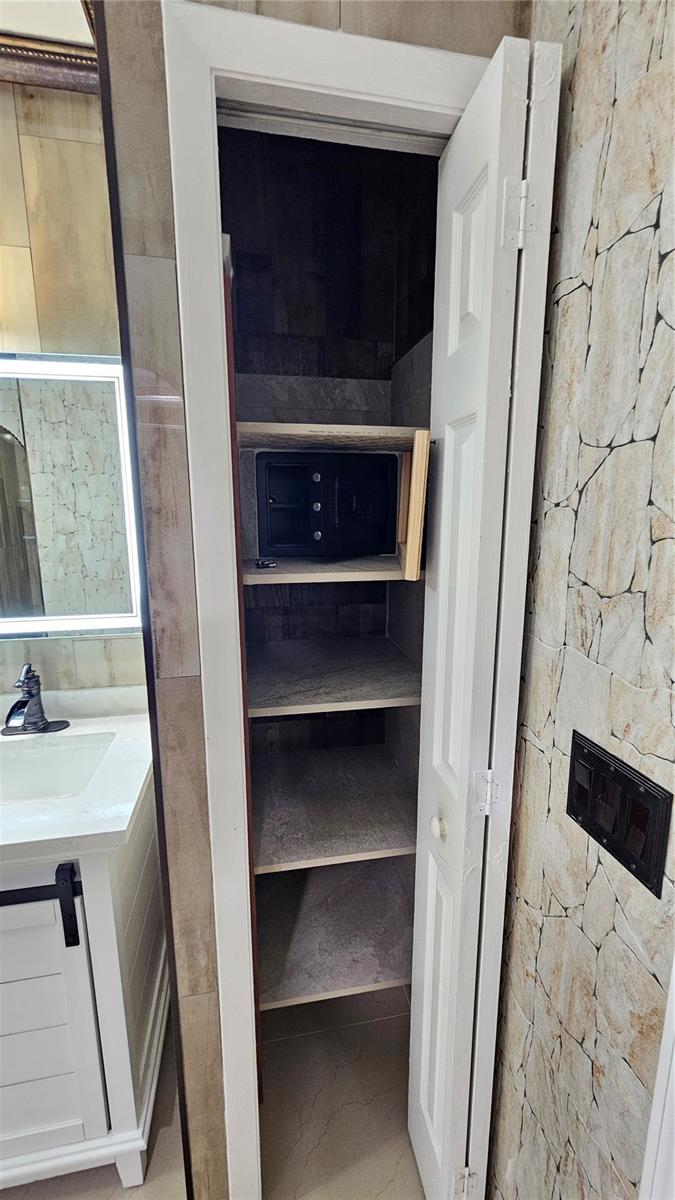 Image 26 of 55 For 6053 Gentle Ben Circle