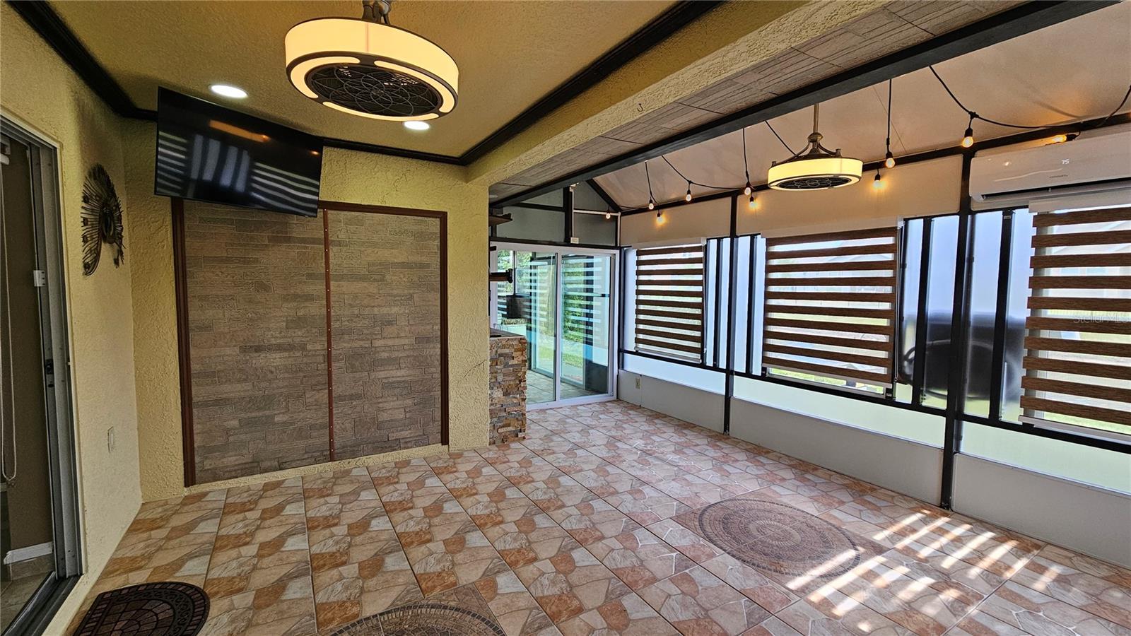 Image 32 of 55 For 6053 Gentle Ben Circle