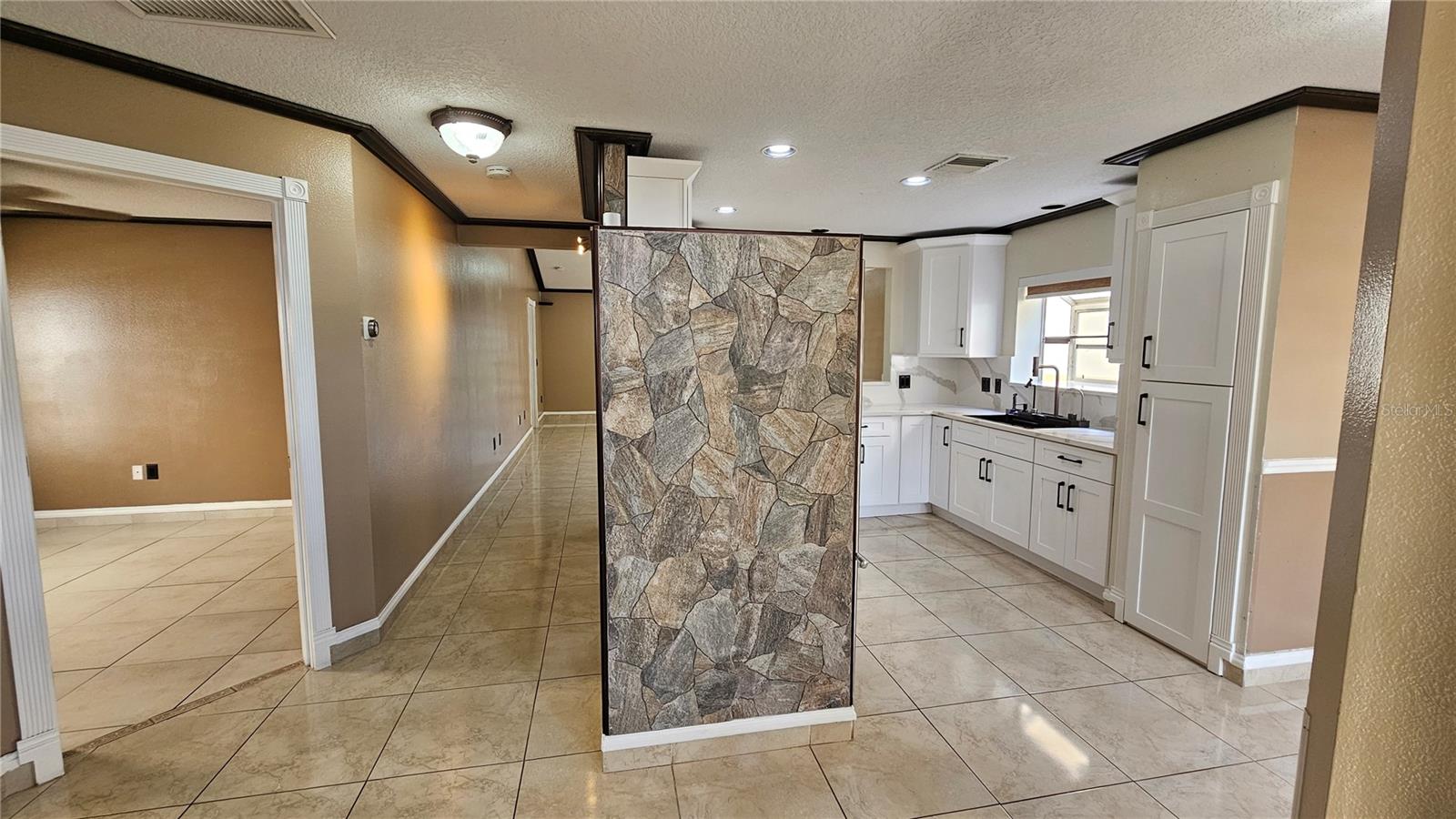 Image 6 of 55 For 6053 Gentle Ben Circle