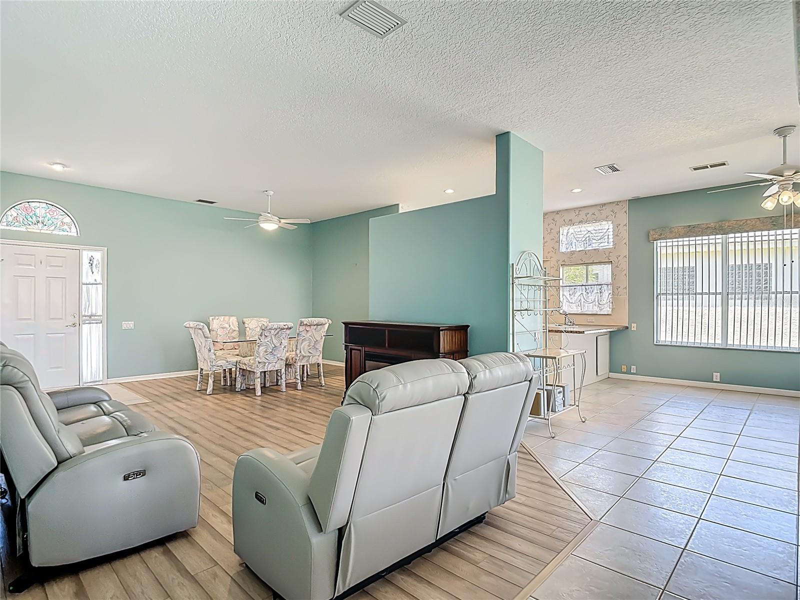 Image 21 of 68 For 9289 Penelope Drive