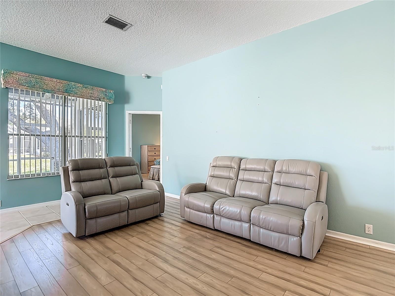 Image 24 of 68 For 9289 Penelope Drive