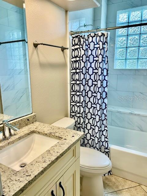 Image 12 of 43 For 22444 Oakville Drive