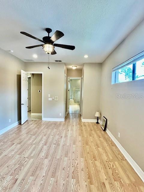 Image 23 of 43 For 22444 Oakville Drive