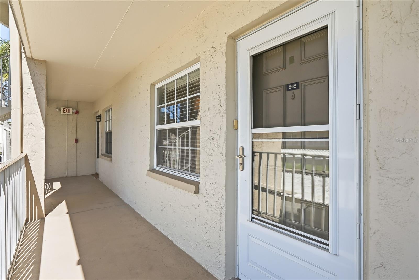 Image 10 of 52 For 952 Virginia Street 202