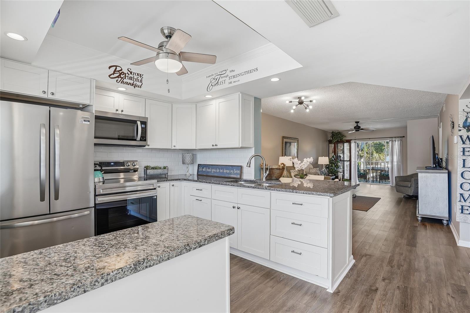 Image 11 of 52 For 952 Virginia Street 202