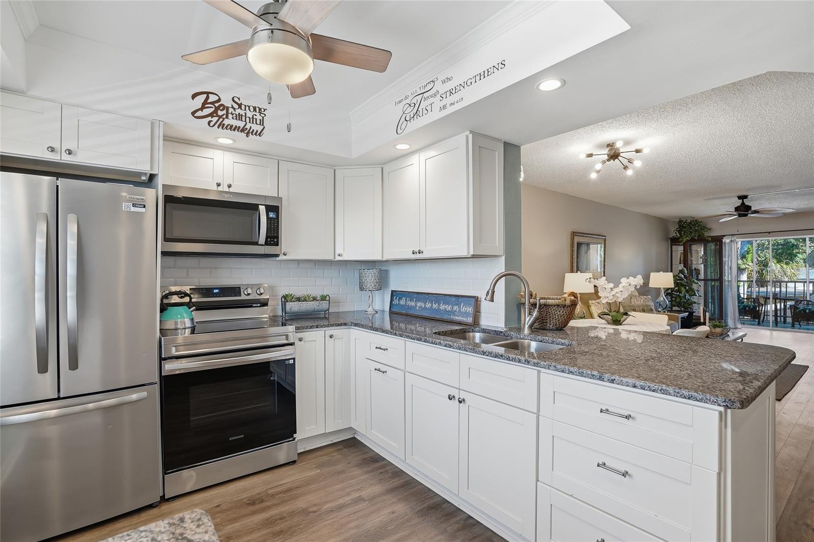 Image 13 of 52 For 952 Virginia Street 202