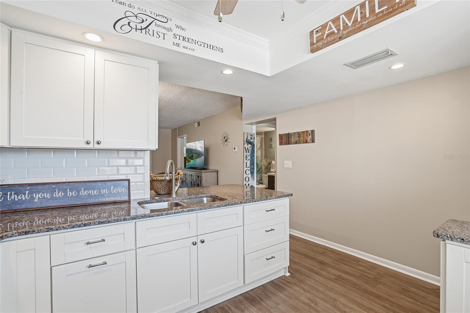 Image 16 of 52 For 952 Virginia Street 202