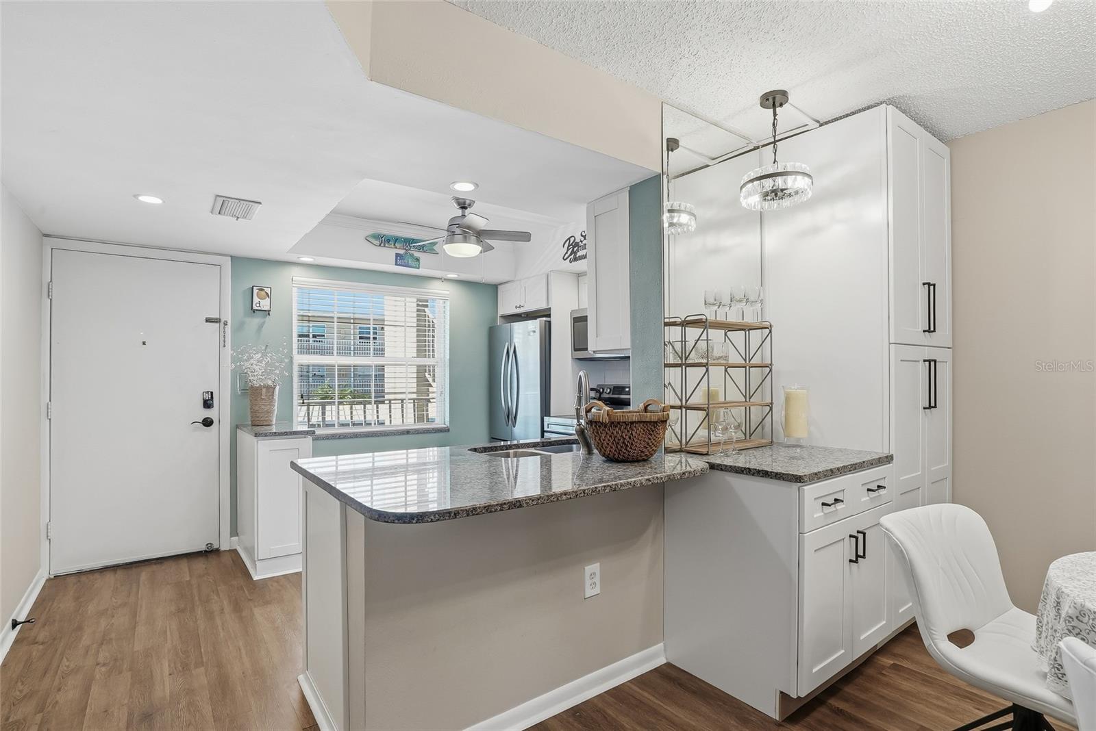 Image 18 of 52 For 952 Virginia Street 202