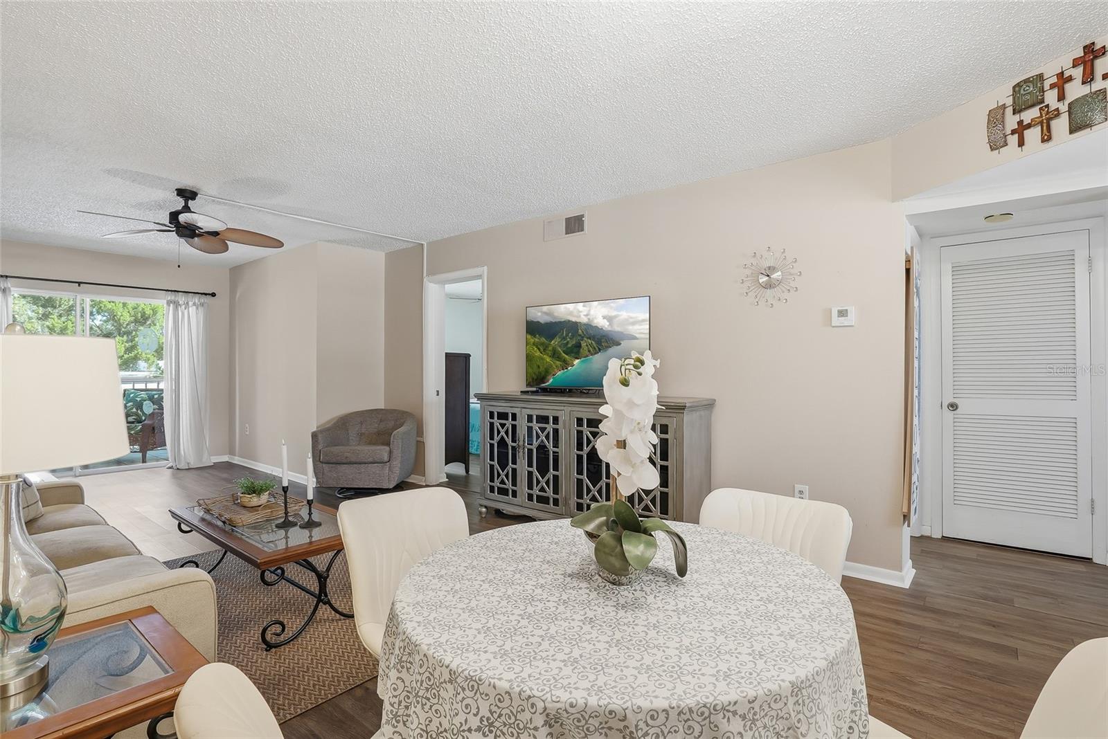 Image 21 of 52 For 952 Virginia Street 202