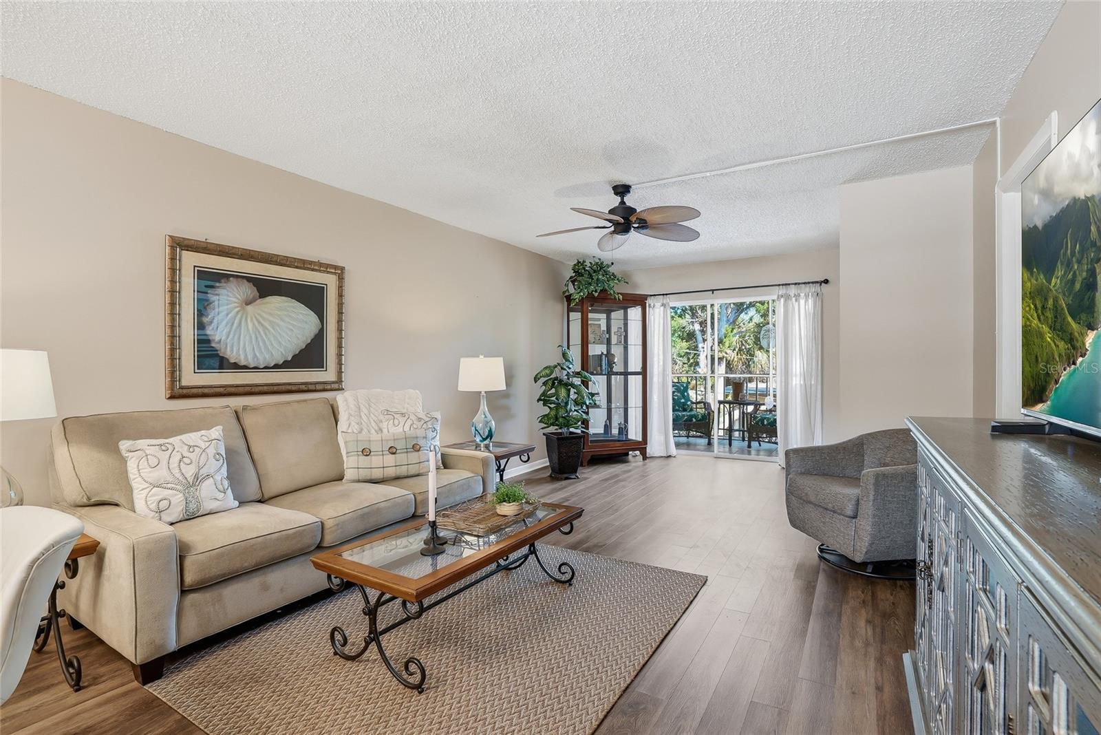 Image 23 of 52 For 952 Virginia Street 202