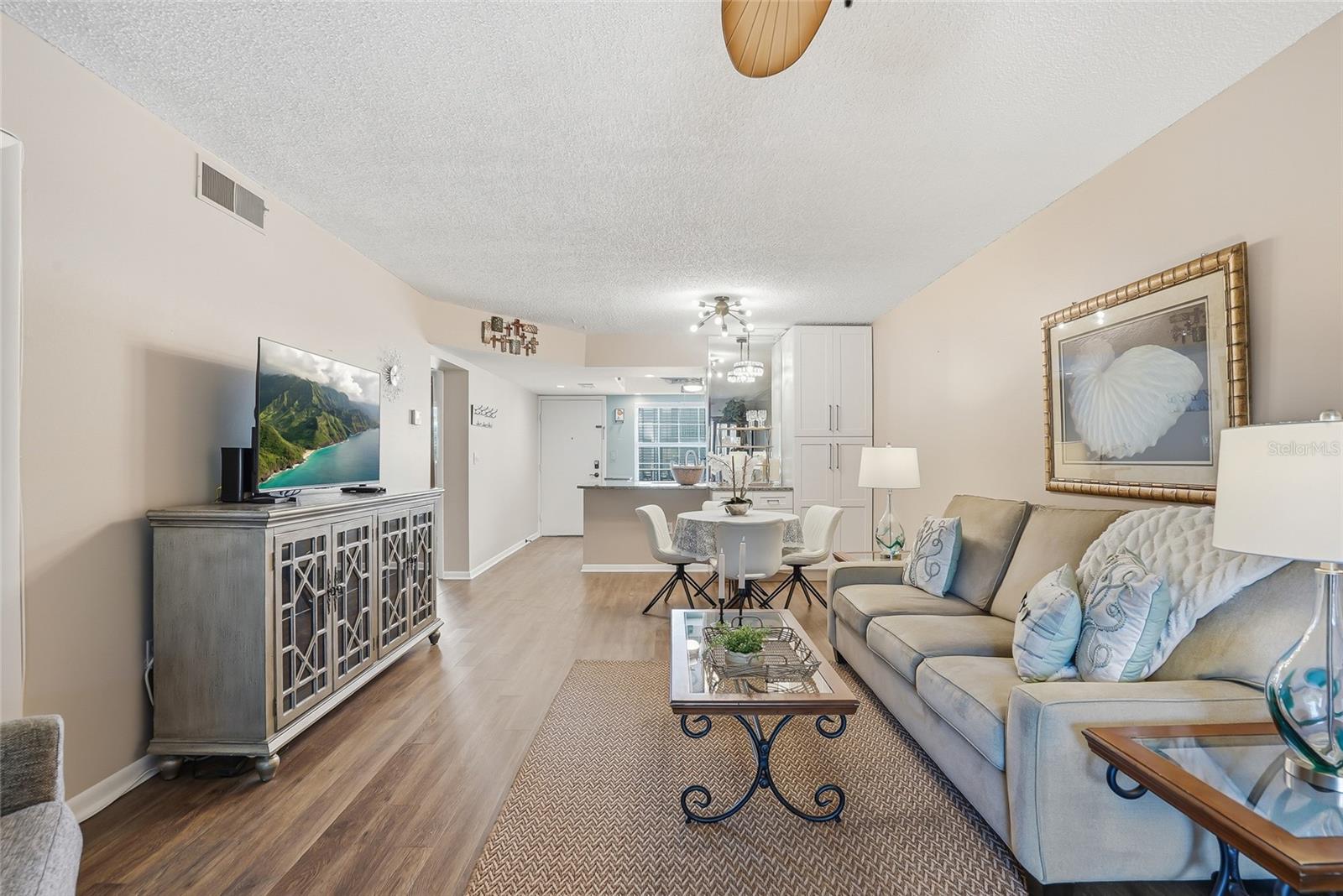 Image 25 of 52 For 952 Virginia Street 202