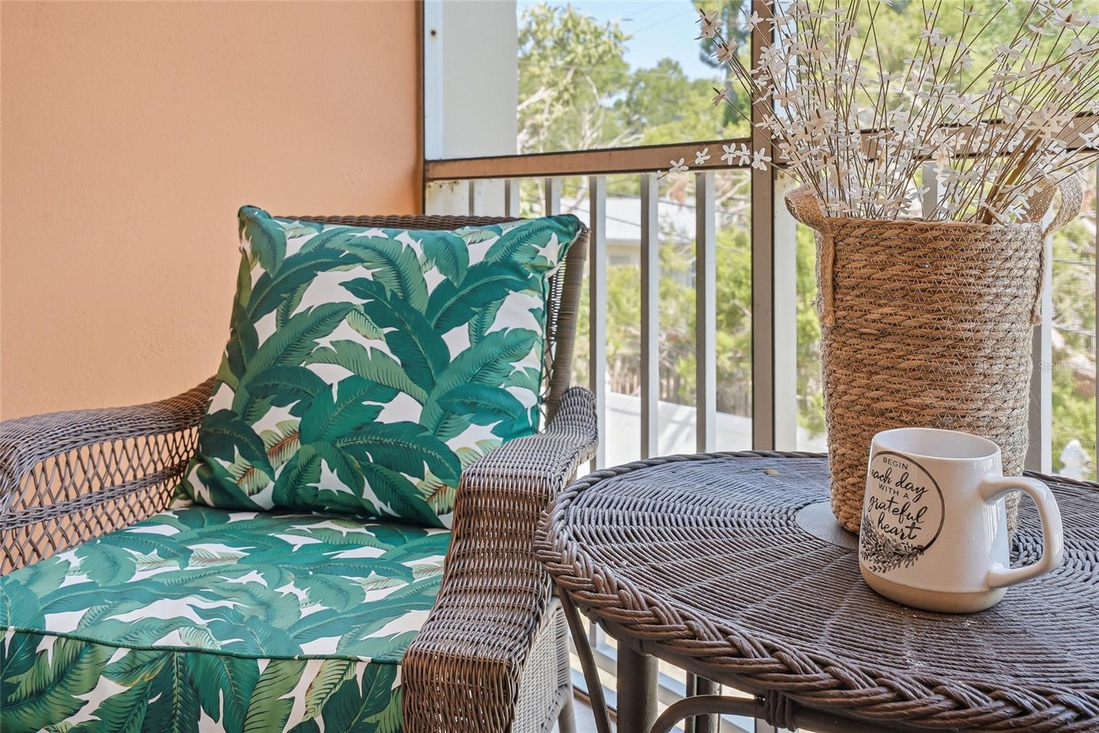 Image 28 of 52 For 952 Virginia Street 202