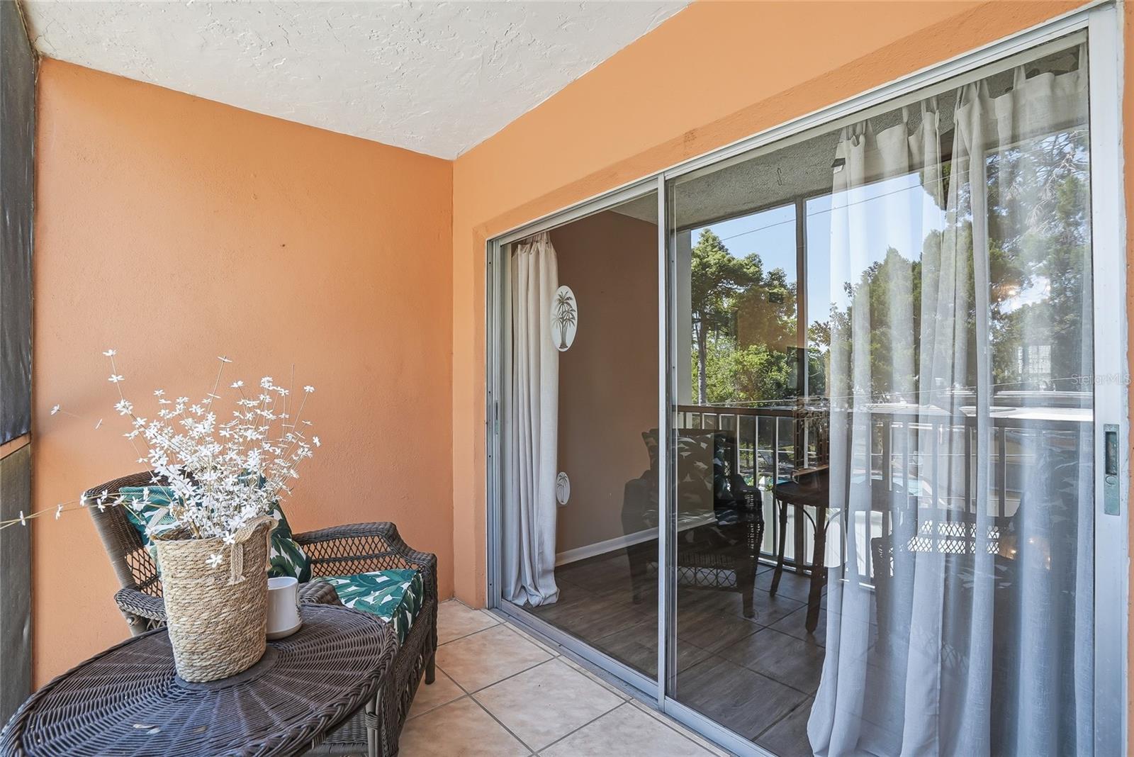 Image 30 of 52 For 952 Virginia Street 202