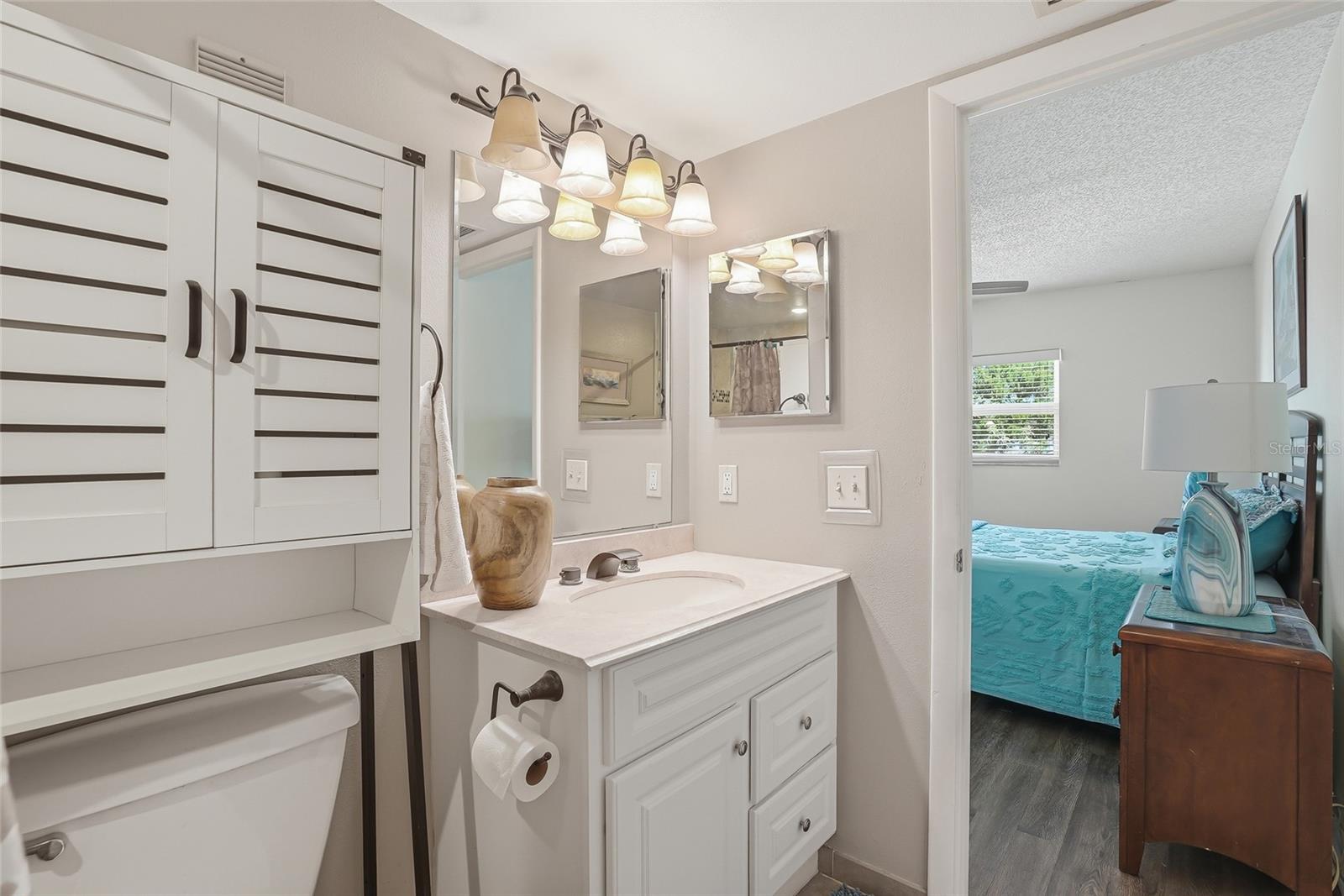 Image 35 of 52 For 952 Virginia Street 202