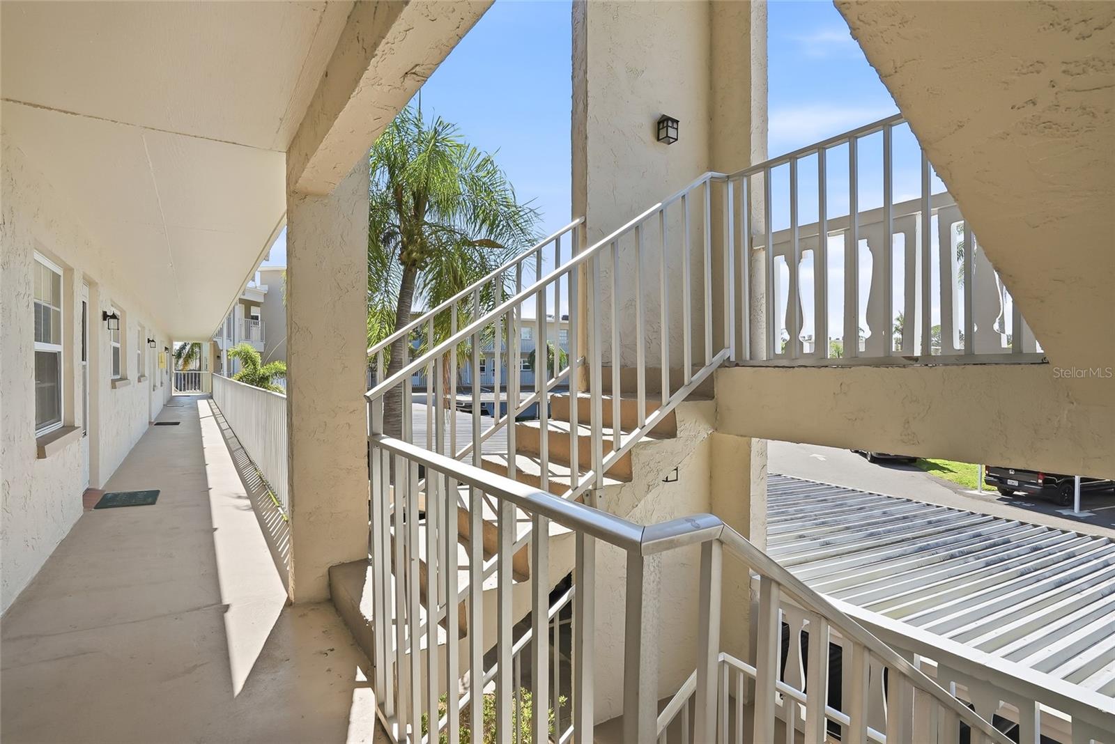 Image 6 of 52 For 952 Virginia Street 202