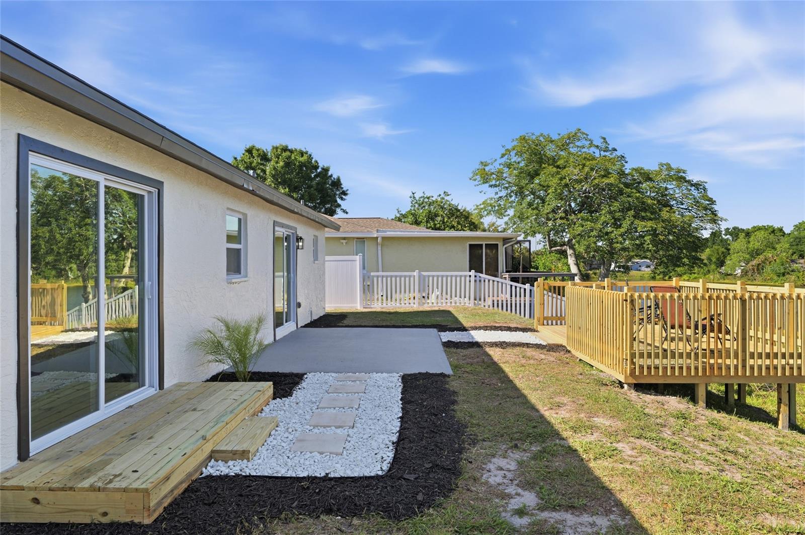 Image 26 of 37 For 1423 Chesterfield Drive