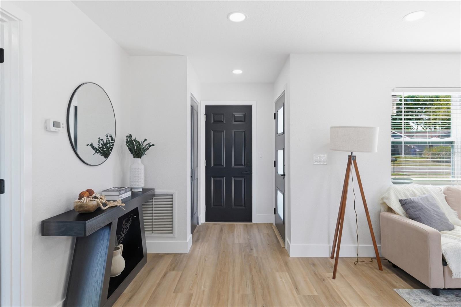 Image 5 of 37 For 1423 Chesterfield Drive