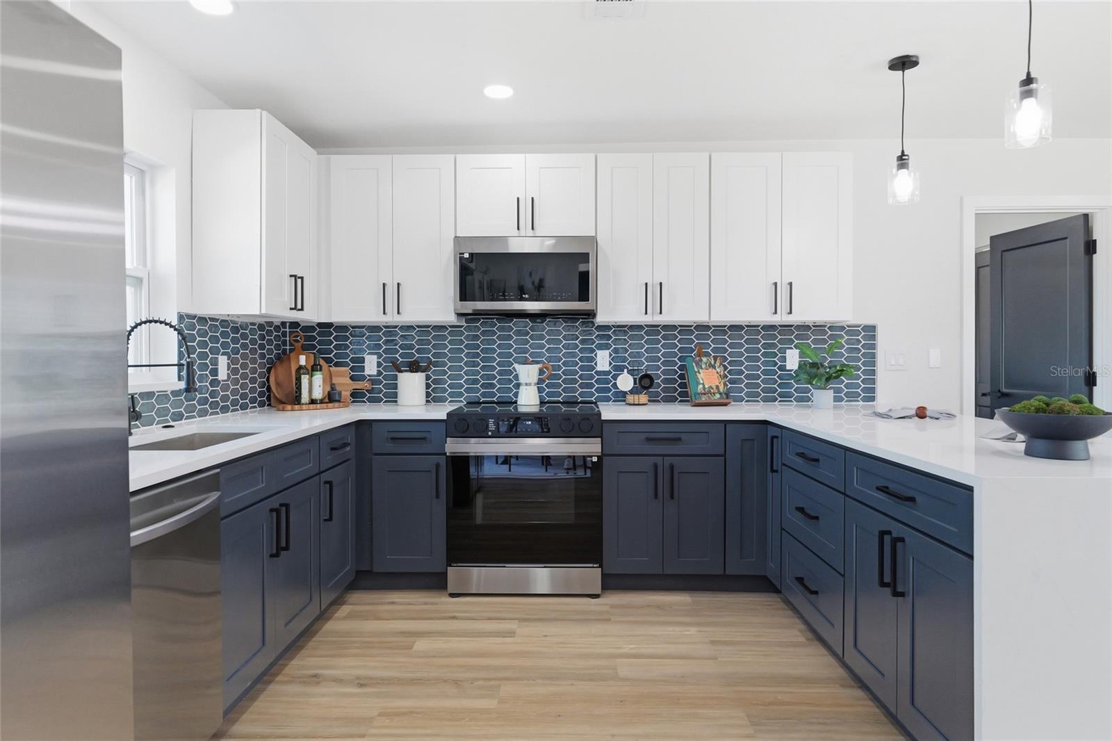 Image 6 of 37 For 1423 Chesterfield Drive