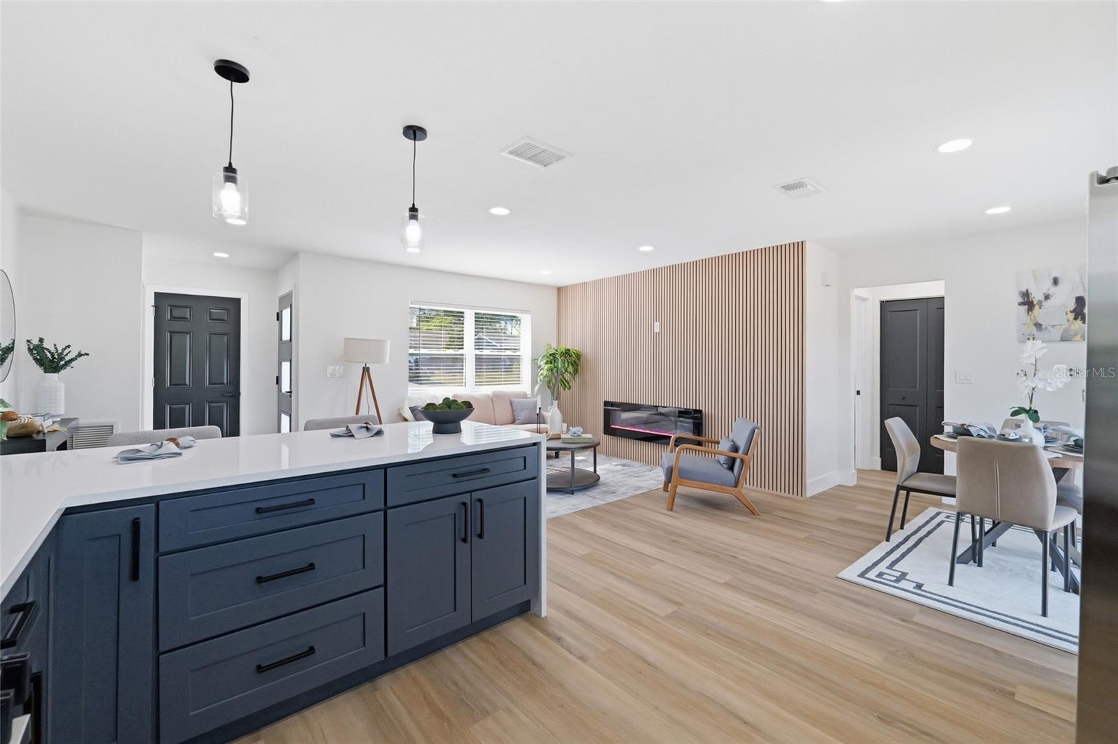 Image 7 of 37 For 1423 Chesterfield Drive