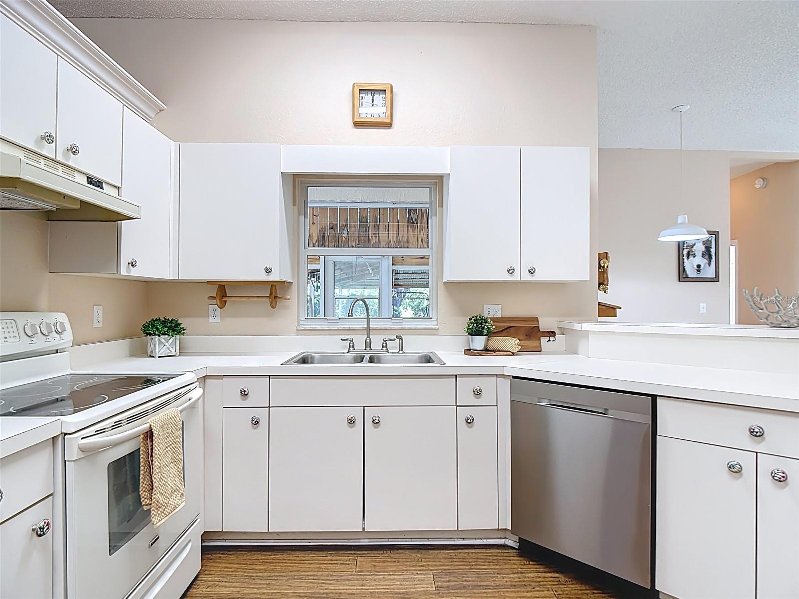 Image 10 of 57 For 1033 Morning Star Drive